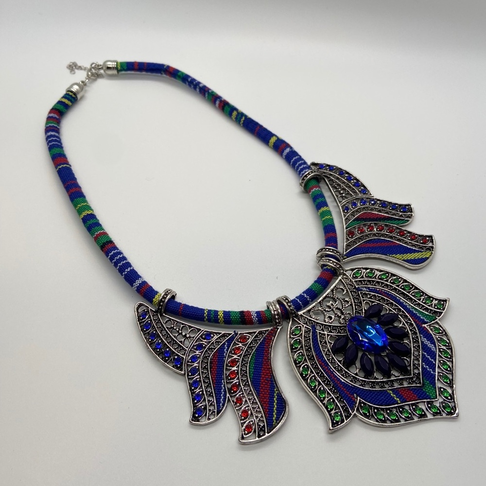 Multi color statement necklace - Picture 7 of 9